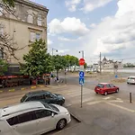 W - Danube & Parliament View - Sleeps 4 Apartment Budapest