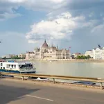 W - Danube & Parliament View - Sleeps 4 *