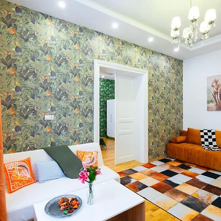 Lovely Designer With Stunning Parliament View Apartamento *