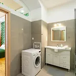 Apartamento W - Danube & Parliament View - Sleeps 4 *