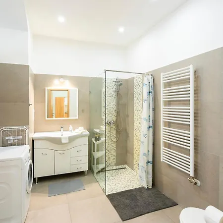 شقة W - Danube & Parliament View - Sleeps 4 بودابست