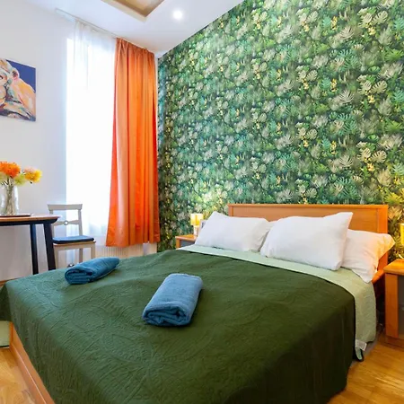 W - Danube & Parliament View - Sleeps 4