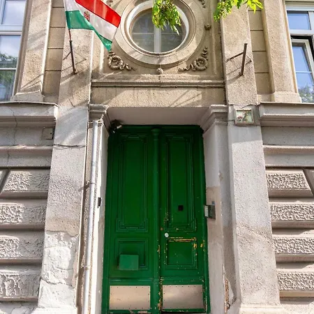 Apartmán W - Danube & Parliament View - Sleeps 4 *