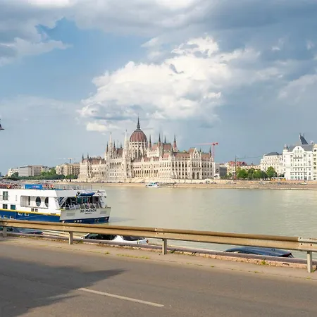W - Danube & Parliament View - Sleeps 4 *