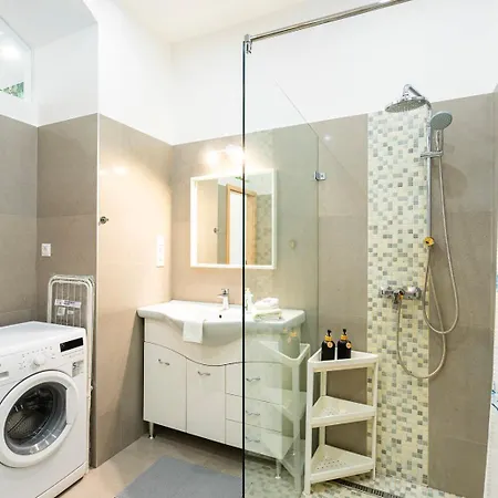 W - Danube & Parliament View - Sleeps 4 Apartmán