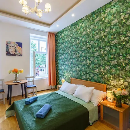 W - Danube & Parliament View - Sleeps 4